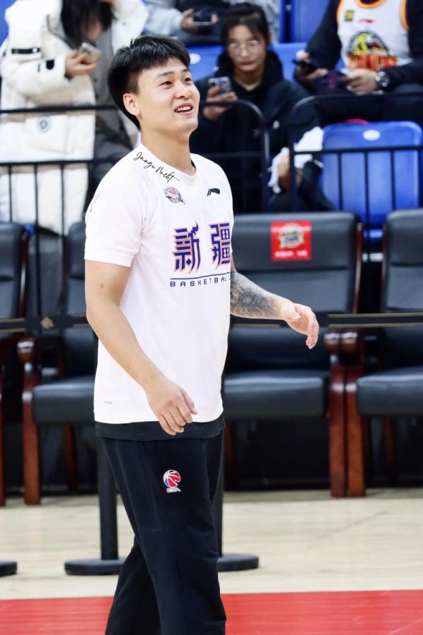 C7娱乐下载 赵睿18分新疆轻取广州 总比分3-1晋级四强